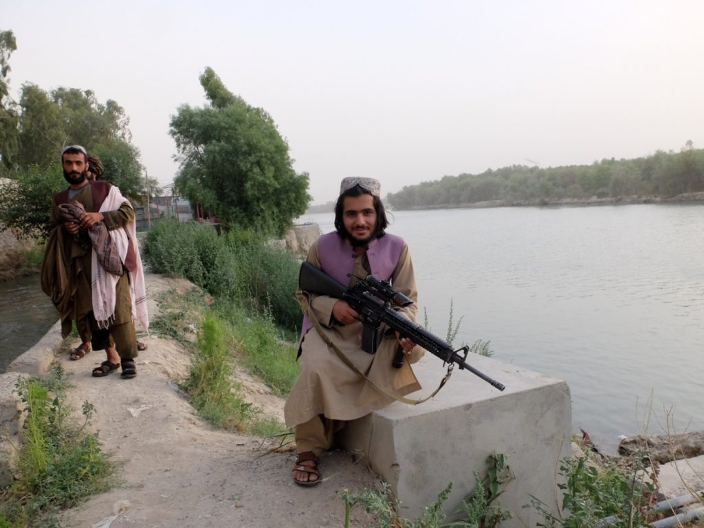 Taliban fighter, Helmand river near Lashkargah, Afghanistan. Photo credits: Giuliano Battiston.